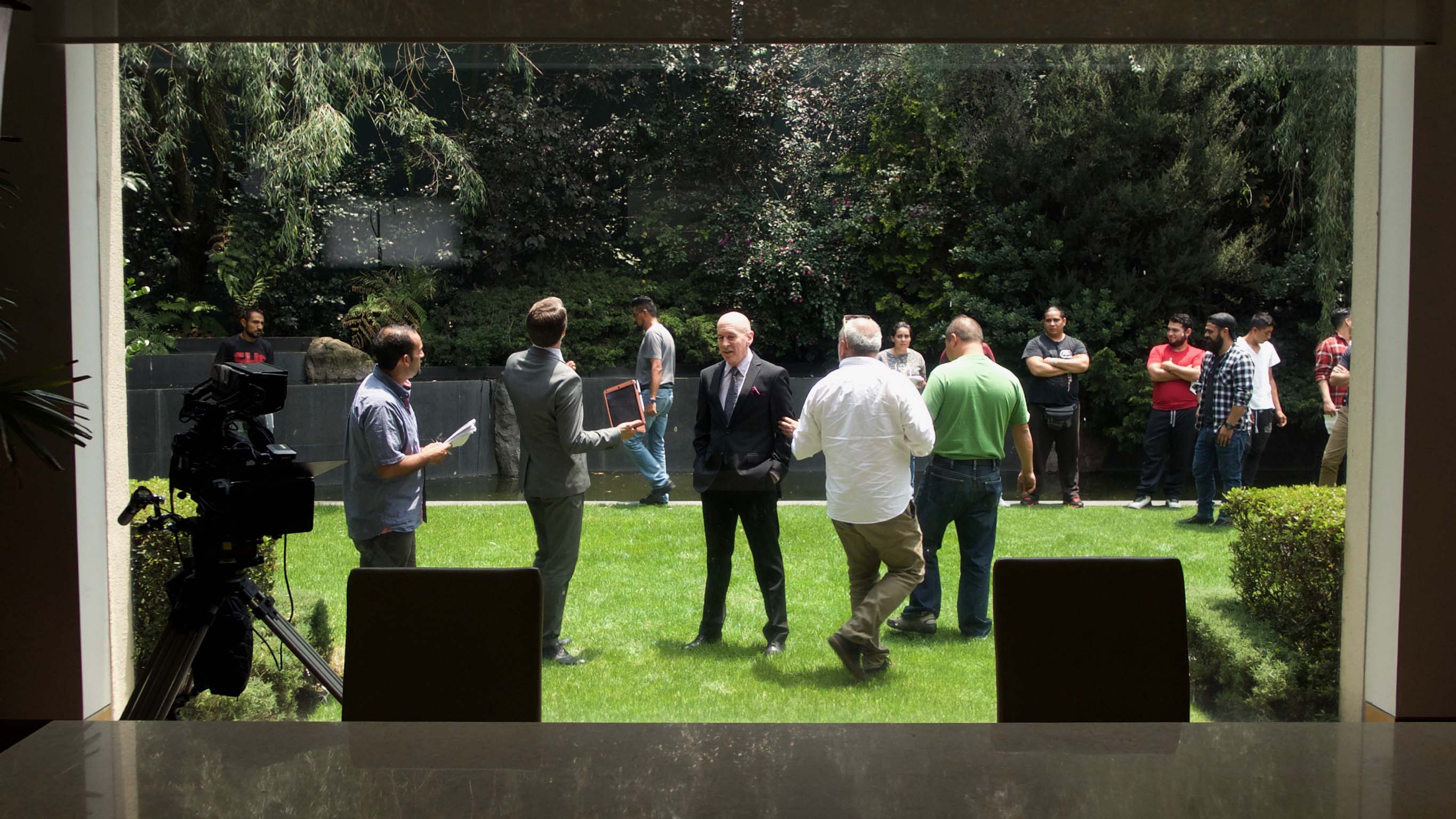 Nada Personal &mdash; James Johnson